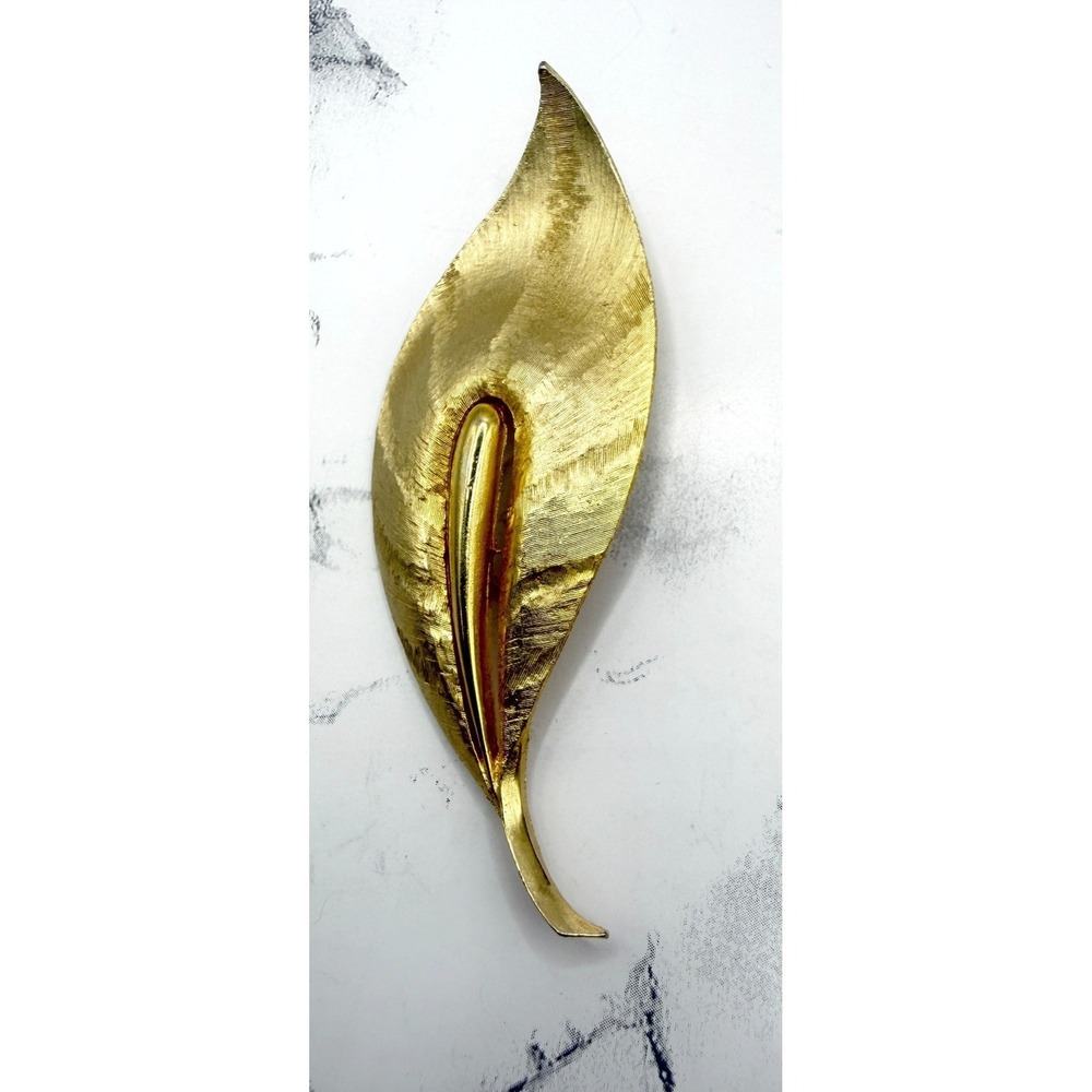 JJ Gold Tone Leaf Brooch Vintage‎ Jonette Jewelry Long Leaf Pin 3.5"